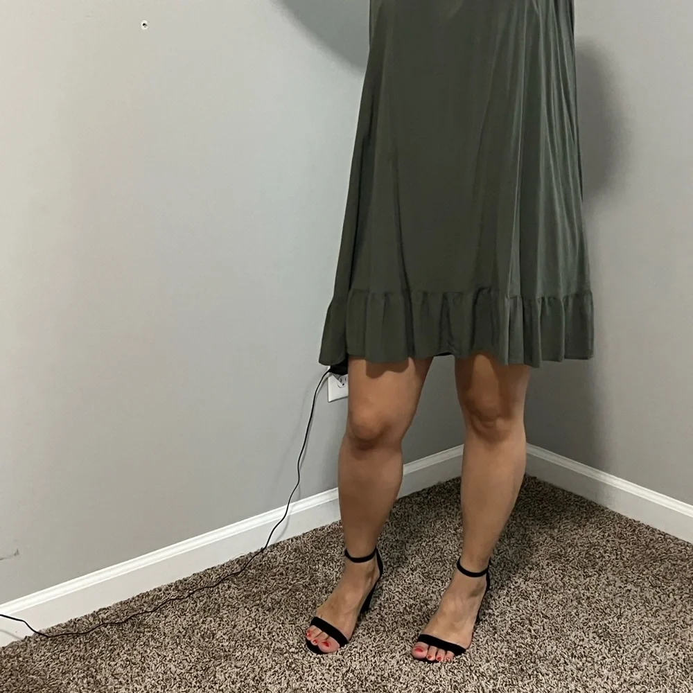 Green Dress​ - Picture 7 of 8